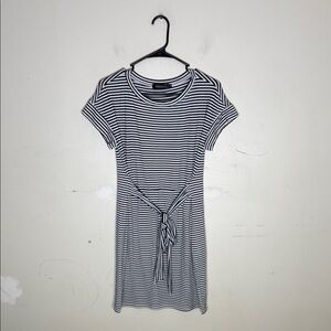 Merokeety Navy and White Striped Scoop Neck Tie Waist Detail Dress Size Medium